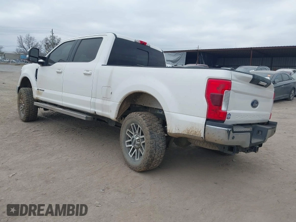 2018 Ford Super Duty F-250 SRW XL with VIN 1FT7W2BT0JEB65096, listed as a IAAI auction lot 41685411 with 124,359 mi miles. Bid and sale history available at carsss.com. Image 3.