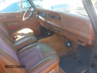 1983 Jeep Grand Wagoneer с VIN 1JCNJ15N5DT008983, выставлен на аукционе IAAI как лот 41864990 с пробегом 104 187 миль миль и . История ставок и продаж доступна на DreamBid. Изображение 5.