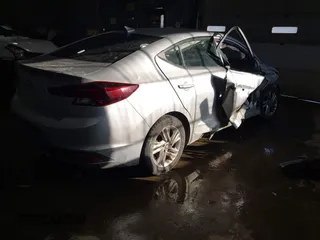 2020 Hyundai Elantra SEL z VIN 5NPD84LF6LH536895, wystawiony jako IAAI lot #41582103 z przebiegiem 15 533 mil mil oraz . Historia ofert i sprzedaży dostępna na DreamBid. Obrazek 4.
