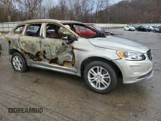 2015 Volvo XC60 T5 z VIN YV4612RK6F2666104, wystawiony jako Copart lot #85735704 z przebiegiem Nie podano mil oraz Szkoda całkowita • Salvage title. Historia ofert i sprzedaży dostępna na DreamBid. Obrazek 4.