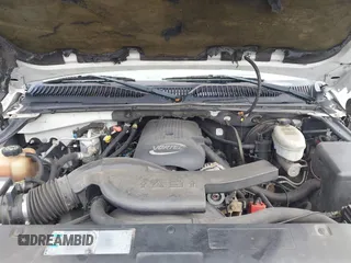 2003 Chevrolet Suburban LT z VIN 3GNFK16Z23G280270, wystawiony jako IAAI lot #41627119 z przebiegiem 246 282 mil mil oraz . Historia ofert i sprzedaży dostępna na DreamBid. Obrazek 10.