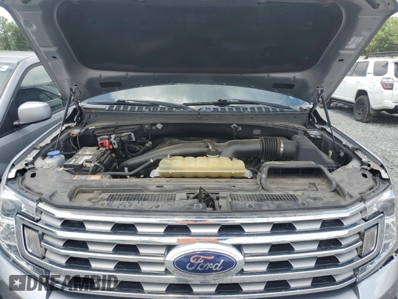2020 Ford Expedition Limited z VIN 1FMJU1KT8LEA81726, wystawiony jako Copart lot #60194785 z przebiegiem 127 591 mil mil oraz Szkoda całkowita • Salvage title. Historia ofert i sprzedaży dostępna na DreamBid. Obrazek 12.