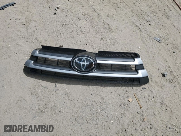 2018 Toyota Highlander LE with VIN 5TDZZRFH2JS284129, listed as a Copart auction lot 58466295 with 130,269 mi miles and Salvage title. Bid and sale history available at DreamBid. Image 13.