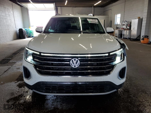 2025 Volkswagen Atlas SE z VIN 1V2WR2CA9SC507835, wystawiony jako Copart lot #59081875 z przebiegiem 11 456 mil mil oraz Czysty tytuł • Clean title. Historia ofert i sprzedaży dostępna na DreamBid. Obrazek 5.