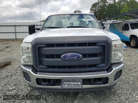 2015 Ford F-250 XL z VIN 1FTBF2A63FEB63792, wystawiony jako Copart lot #57988695 z przebiegiem 243 738 mil mil oraz Czysty tytuł • Clean title. Historia ofert i sprzedaży dostępna na DreamBid. Obrazek 5.