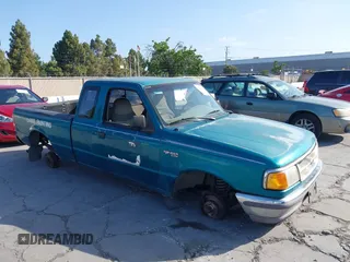 1995 Ford Ranger XL z VIN 1FTCR14A0SPB06504, wystawiony jako IAAI lot #42406402 z przebiegiem 250 689 mil mil oraz . Historia ofert i sprzedaży dostępna na DreamBid. Obrazek 1.