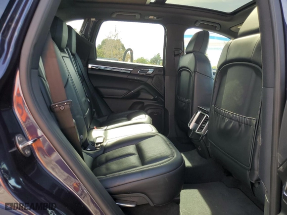 2018 Porsche Cayenne with VIN WP1AA2A24JKA06465, listed as a Copart auction lot 45669485 with 44,302 mi miles and Salvage Title. Bid and sale history available at carsss.com. Image 11.