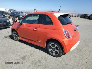 2015 FIAT 500e z VIN 3C3CFFGE5FT642262, wystawiony jako Copart lot #58604905 z przebiegiem 54 740 mil mil oraz Tytuł czysty. Historia ofert i sprzedaży dostępna na DreamBid. Obrazek 2.
