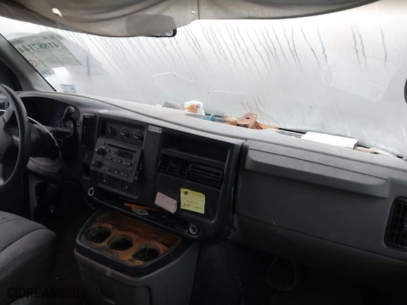 2007 Chevrolet Express Passenger with VIN 1GAHG39UX71162351, listed as a IAAI auction lot 41887144 with 353,473 mi miles. Bid and sale history available at carsss.com. Image 5.