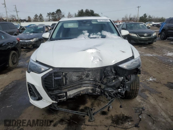 2020 Audi Q3 S line Premium with VIN WA1DECF31L1125362, listed as a Copart auction lot 42122605 with 39,407 mi miles and Salvage Title. Bid and sale history available at carsss.com. Image 5.
