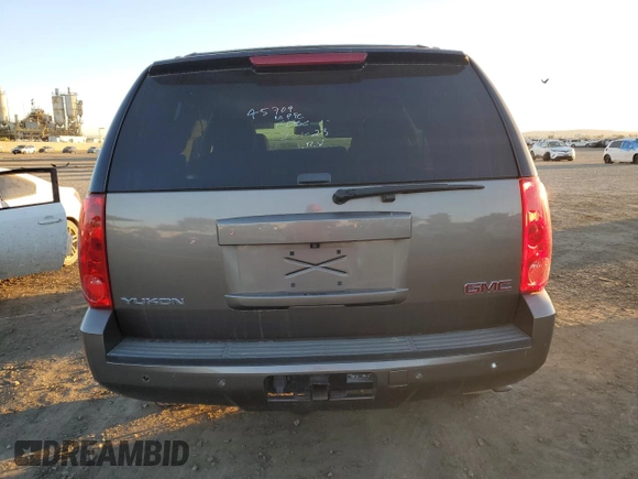 2013 GMC Yukon SLE with VIN 1GKS1AE05DR313734, listed as a Copart auction lot 39047363 with 97,303 mi miles and Salvage Title. Bid and sale history available at carsss.com. Image 6.