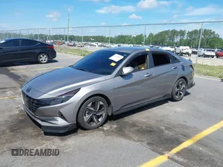 2023 Hyundai Elantra SEL z VIN KMHLS4AG3PU511338, wystawiony jako IAAI lot #42258048 z przebiegiem 3 556 mil mil oraz . Historia ofert i sprzedaży dostępna na DreamBid. Obrazek 2.