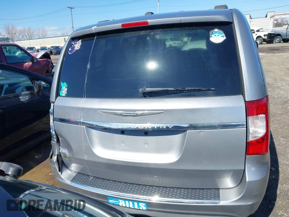 2016 Chrysler Town & Country Touring with VIN 2C4RC1BGXGR185642, listed as a IAAI auction lot 42092927 with 124,085 mi miles and . Bid and sale history available at DreamBid. Image 16.