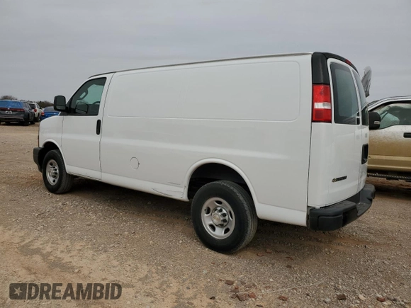 2022 Chevrolet Express Cargo z VIN 1GCWGAFPXN1218528, wystawiony jako Copart lot #46952485 z przebiegiem 129 866 mil mil oraz Czysty tytuł • Clean title. Historia ofert i sprzedaży dostępna na DreamBid. Obrazek 2.