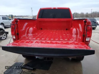 2017 Ram 2500 Tradesman z VIN 3C6UR5CL6HG628640, wystawiony jako Copart lot #47134455 z przebiegiem 74 604 mil mil oraz Szkoda całkowita • Salvage title. Historia ofert i sprzedaży dostępna na DreamBid. Obrazek 6.