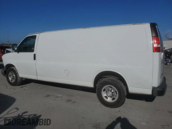 2017 Chevrolet Express Cargo с VIN 1GCWGBFF2H1348210, выставлен на аукционе Copart как лот 45957915 с пробегом 268 456 миль миль и Списание • Salvage title. История ставок и продаж доступна на DreamBid. Изображение 2.