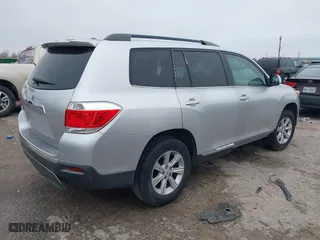 2011 Toyota Highlander with VIN 5TDZK3EH9BS030051, listed as a IAAI auction lot 41436897 with 253,513 mi miles. Bid and sale history available at carsss.com. Image 4.