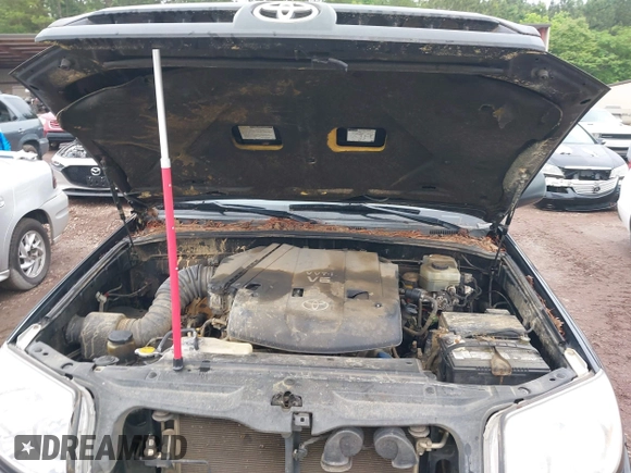 2004 Toyota 4Runner SR5 with VIN JTEBU14R348011721, listed as a IAAI auction lot 42266523 with 295,016 mi miles and . Bid and sale history available at DreamBid. Image 10.