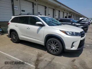 2018 Toyota Highlander SE with VIN 5TDJZRFH9JS559055, listed as a Copart auction lot 60197655 with 114,752 mi miles and Salvage title. Bid and sale history available at DreamBid. Image 4.