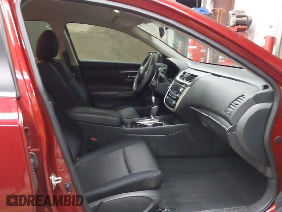 2018 Nissan Altima SR with VIN 1N4AL3AP4JC120138, listed as a IAAI auction lot 42111389 with 69,939 mi miles and . Bid and sale history available at carsss.com. Image 5.