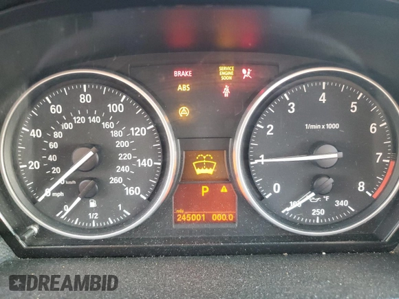 2008 BMW 3 Series 335i with VIN WBAVB73558VH25382, listed as a Copart auction lot 52142795 with 245,001 mi miles and Salvage title. Bid and sale history available at DreamBid. Image 9.