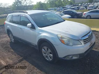 2012 Subaru Outback Prem z VIN 4S4BRBGC8C3259005, wystawiony jako IAAI lot #42829822 z przebiegiem 182 267 mil mil oraz . Historia ofert i sprzedaży dostępna na DreamBid. Obrazek 1.