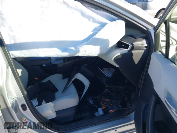 2019 Toyota Corolla Hatchback SE with VIN JTNK4RBE3K3029225, listed as a IAAI auction lot 41633479 with 90,172 mi miles. Bid and sale history available at carsss.com. Image 5.