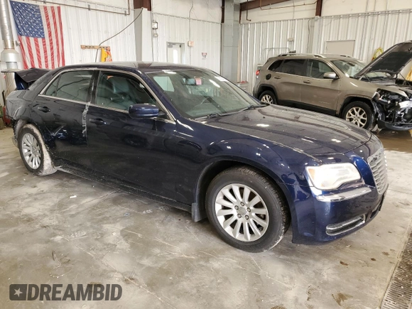 2013 Chrysler 300 z VIN 2C3CCAAG3DH699216, wystawiony jako Copart lot #59239475 z przebiegiem 131 731 mil mil oraz Nie do naprawy • Non repairable. Historia ofert i sprzedaży dostępna na DreamBid. Obrazek 4.