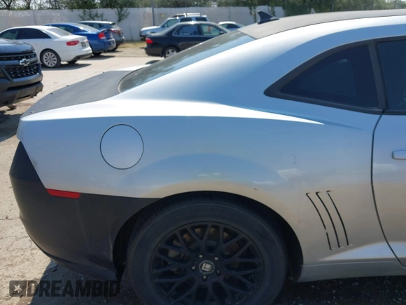 2010 Chevrolet Camaro 1LT z VIN 2G1FB1EV0A9147806, wystawiony jako IAAI lot #39970270 z przebiegiem 160 458 mil mil oraz . Historia ofert i sprzedaży dostępna na DreamBid. Obrazek 17.