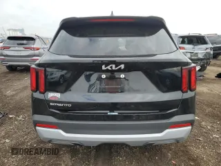 2024 Kia Sorento LX z VIN 5XYRG4JC0RG271831, wystawiony jako Copart lot #52711895 z przebiegiem 6 946 mil mil oraz Szkoda całkowita • Salvage title. Historia ofert i sprzedaży dostępna na DreamBid. Obrazek 6.