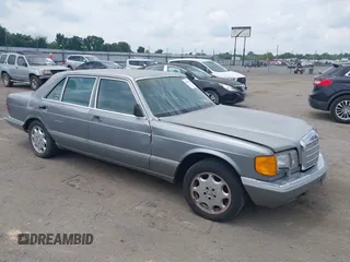 1987 Mercedes-Benz 300 SDL z VIN WDBCB25D6HA329689, wystawiony jako IAAI lot #42438703 z przebiegiem 237 677 mil mil oraz . Historia ofert i sprzedaży dostępna na DreamBid. Obrazek 1.