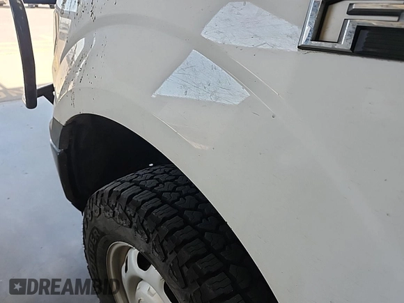 2018 Ford F-150 XL z VIN 1FTFX1E58JKF35180, wystawiony jako IAAI lot #42782023 z przebiegiem 105 516 mil mil oraz . Historia ofert i sprzedaży dostępna na DreamBid. Obrazek 8.