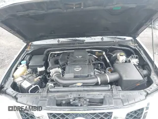 2015 Nissan Frontier SV z VIN 1N6AD0EV6FN715810, wystawiony jako IAAI lot #42199101 z przebiegiem 134 982 mil mil oraz . Historia ofert i sprzedaży dostępna na DreamBid. Obrazek 10.