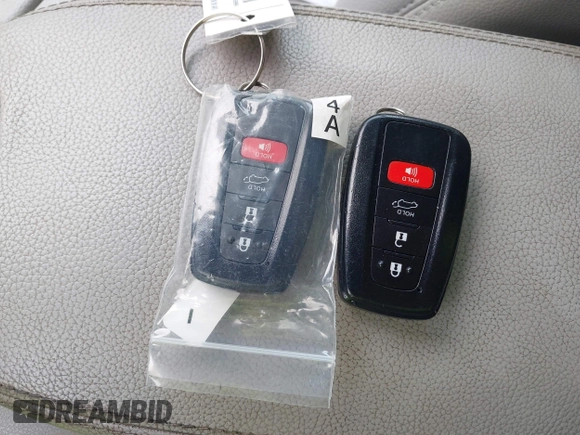 2021 Toyota RAV4 XLE Premium z VIN 2T3A1RFV0MW145999, wystawiony jako IAAI lot #42234472 z przebiegiem 57 424 mil mil oraz . Historia ofert i sprzedaży dostępna na DreamBid. Obrazek 11.