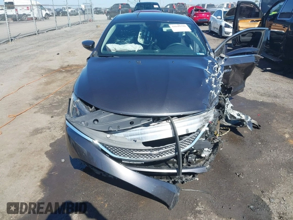 2015 Chrysler 200 Limited with VIN 1C3CCCAB1FN626906, listed as a IAAI auction lot 41644390 with 69,072 mi miles. Bid and sale history available at carsss.com. Image 18.