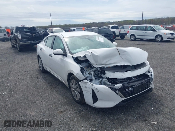 2024 Nissan Sentra S z VIN 3N1AB8BV4RY272627, wystawiony jako IAAI lot #41966596 z przebiegiem 32 827 mil mil oraz . Historia ofert i sprzedaży dostępna na DreamBid. Obrazek 1.