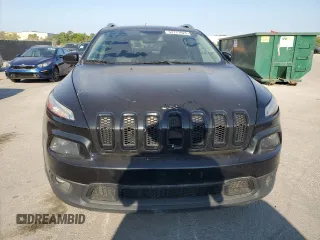 2014 Jeep Cherokee Latitude z VIN 1C4PJMCS4EW310737, wystawiony jako Copart lot #52771625 z przebiegiem 174 372 mil mil oraz Czysty tytuł • Clean title. Historia ofert i sprzedaży dostępna na DreamBid. Obrazek 5.