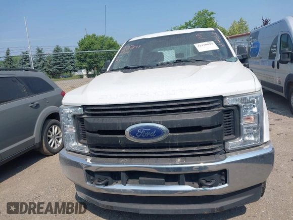 2019 Ford F-350 Platinum with VIN 1FT7W3BT4KED68113, listed as a IAAI auction lot 42420899 with 240,939 mi miles and . Bid and sale history available at DreamBid. Image 12.