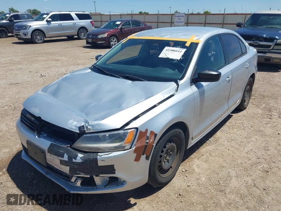 2014 Volkswagen Jetta S z VIN 3VW2K7AJ9EM290131, wystawiony jako IAAI lot #42306644 z przebiegiem 94 013 mil mil oraz . Historia ofert i sprzedaży dostępna na DreamBid. Obrazek 6.