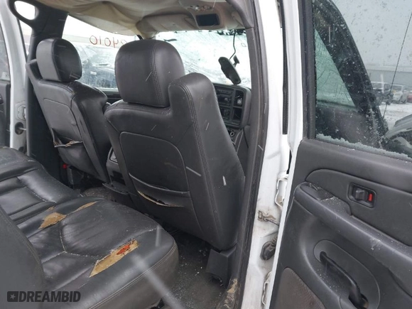 2006 Chevrolet Silverado 1500 LT1 with VIN 2GCEC13T361144888, listed as a IAAI auction lot 41284010 with 308,066 mi miles. Bid and sale history available at carsss.com. Image 8.