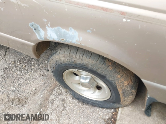 1998 Ford Ranger XL with VIN 1FTYR14UXWTA00557, listed as a IAAI auction lot 42121842 with 152,365 mi miles and . Bid and sale history available at DreamBid. Image 6.