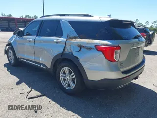 2020 Ford Explorer XLT with VIN 1FMSK7DHXLGC75846, listed as a IAAI auction lot 41779716 with 47,693 mi miles. Bid and sale history available at carsss.com. Image 3.