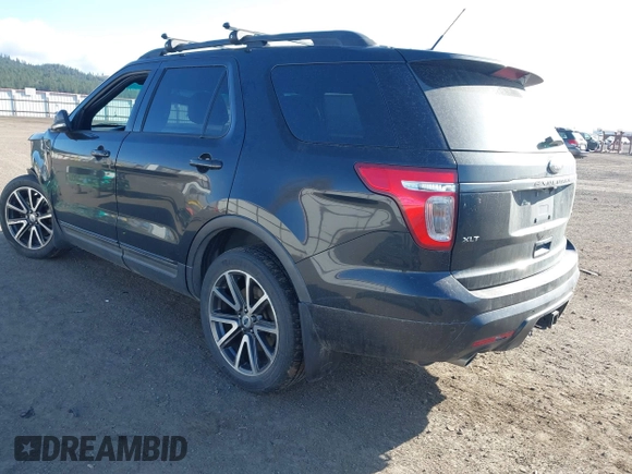 2015 Ford Explorer XLT with VIN 1FM5K8D83FGA85135, listed as a IAAI auction lot 41989232 with 149,493 mi miles. Bid and sale history available at carsss.com. Image 3.