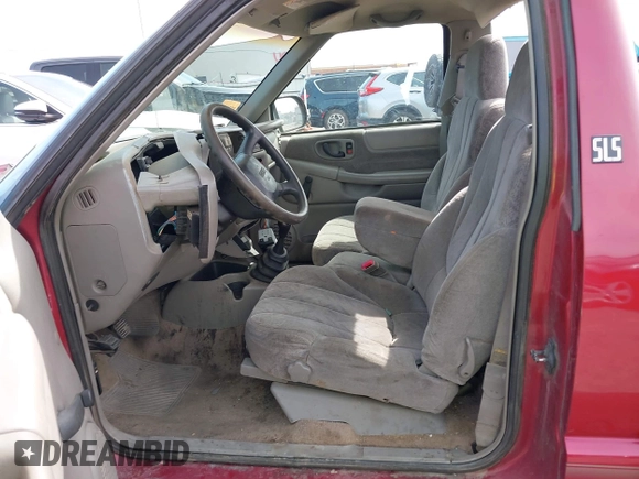 1999 GMC Sonoma with VIN 1GTCS1443X8530274, listed as a IAAI auction lot 41937187 with 210,244 mi miles. Bid and sale history available at carsss.com. Image 5.