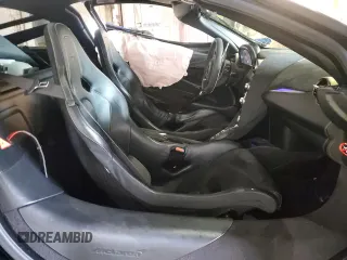 2018 McLaren 720S z VIN SBM14DCA1JW000261, wystawiony jako Copart lot #53197894 z przebiegiem 16 674 mil mil oraz . Historia ofert i sprzedaży dostępna na DreamBid. Obrazek 7.
