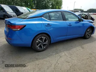 2024 Nissan Sentra SV z VIN 3N1AB8CV1RY329879, wystawiony jako Copart lot #60034395 z przebiegiem 20 852 mil mil oraz Czysty tytuł • Clean title. Historia ofert i sprzedaży dostępna na DreamBid. Obrazek 3.