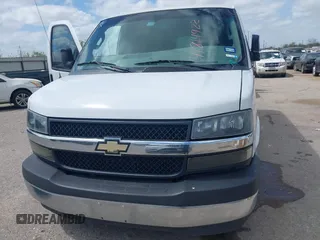 2018 Chevrolet Express Cargo Van with VIN 1GCWGAFG8J1906084, listed as a IAAI auction lot 41814922 with 162,977 mi miles. Bid and sale history available at carsss.com. Image 6.