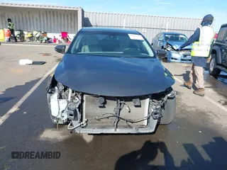 2017 Toyota Avalon XLE z VIN 4T1BK1EB5HU262650, wystawiony jako IAAI lot #42004158 z przebiegiem 81 018 mil mil oraz . Historia ofert i sprzedaży dostępna na DreamBid. Obrazek 13.