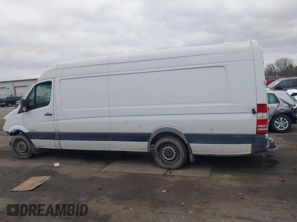 2014 Mercedes-Benz Sprinter Cargo with VIN WD3PE8DC4E5874522, listed as a IAAI auction lot 41846086 with 347,045 mi miles and . Bid and sale history available at carsss.com. Image 14.