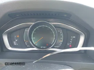 2018 Volvo S60 Inscription z VIN LYV402HK9JB167612, wystawiony jako IAAI lot #42076803 z przebiegiem 67 153 mil mil oraz . Historia ofert i sprzedaży dostępna na DreamBid. Obrazek 7.